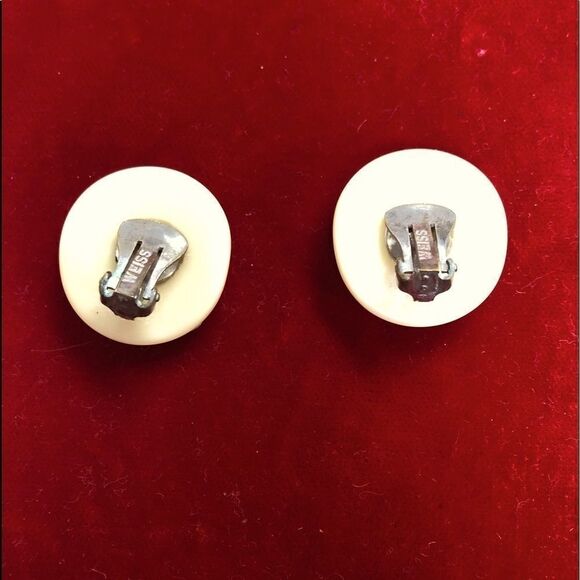 Vintage Signed Weiss Lucite clip-on Earrings - Picture 4 of 4